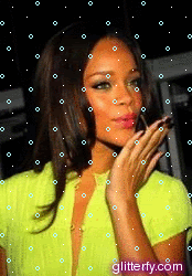 kiss_rihanna.gif